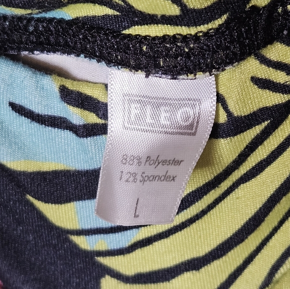 FLEO Miami Leaf Tropical Print Crossfit Lift Women's Booty Workout Shorts Large - Picture 5 of 5